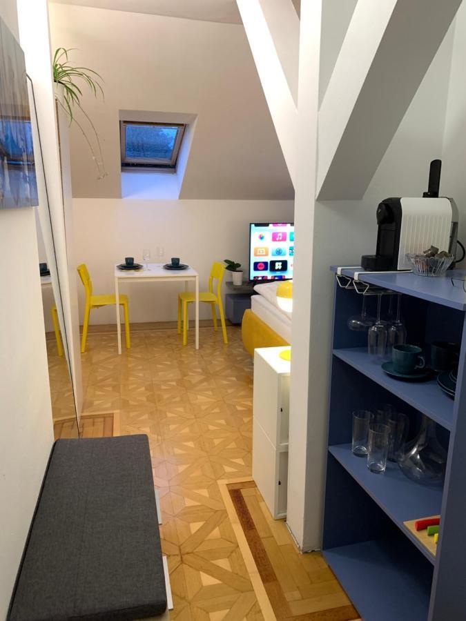 Small But Charming-Yellow Appartement Baden Exterior foto