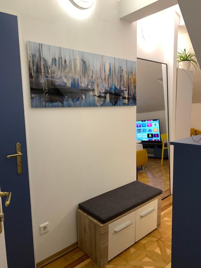 Small But Charming-Yellow Appartement Baden Exterior foto